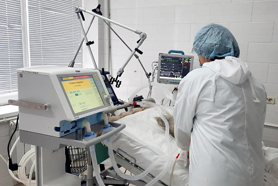 В сосудистый центр больницы №6 поставили 8 новых аппаратов ИВЛ 