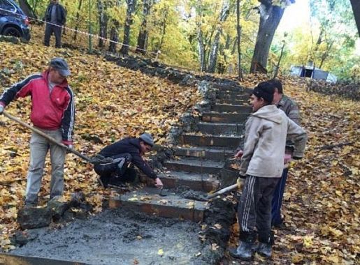 Пензенский бизнесмен восстанавливает родник на Тропе здоровья