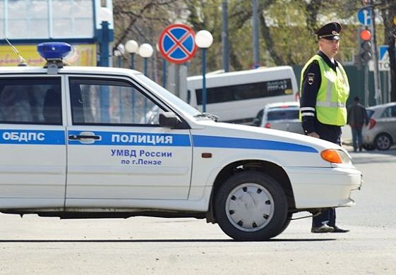 В Мокшане на перекрестке друг в друга врезались две иномарки