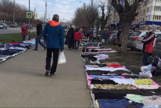 Уличным торговцам с Тернопольской предложили перейти на соседний рынок