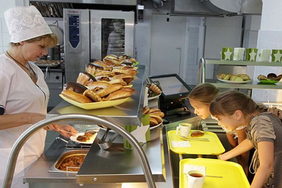В столовых пензенских школ уменьшили порции блюд