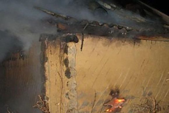 Деревянную баню в Терновке тушили 9 спасателей