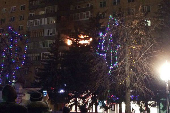 В Пензе появилось видео пожара из-за петарды с Фонтанной площади