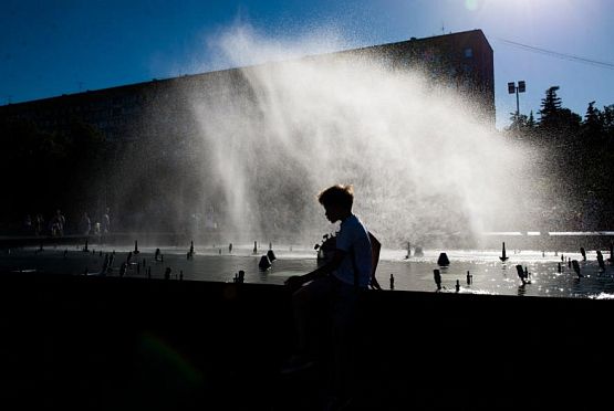 В Пензенском Роспотребнадзоре предупредили об опасности купания в фонтане