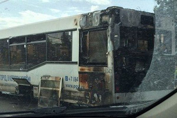 В Сети появилось видео горящего в Пензе автобуса