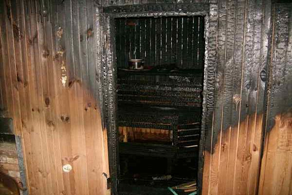 В Н. Ломове 11 человек тушили горящую баню