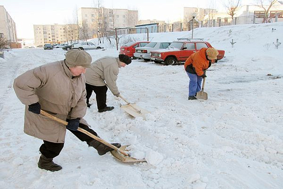 Пензенцев призывают взяться за лопаты и очистить дворы от снега