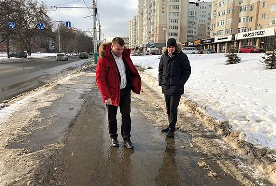 Юрий Ильин проверил, как в Пензе тротуары чистят от снега и льда
