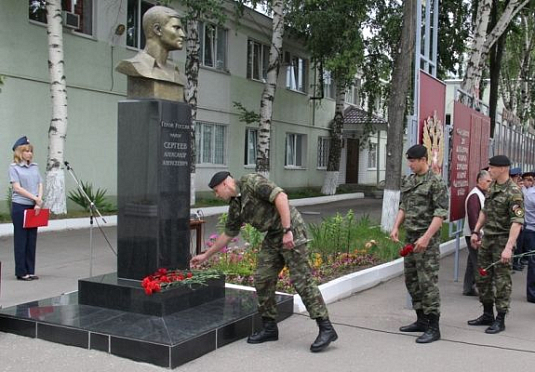 В Пензе почтили память Героя России Александра Сергеева