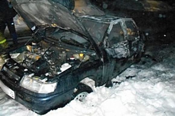 В Лопатинском районе «десятку» тушили четыре спасателя