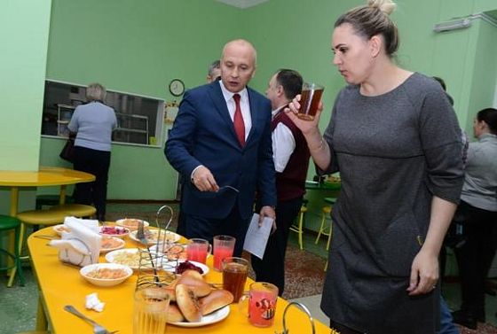 Пензенских депутатов огорчил обед в школьной столовой