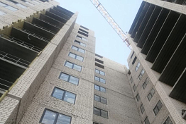 В Пензе каменщик упал с 13 этажа при строительстве дома