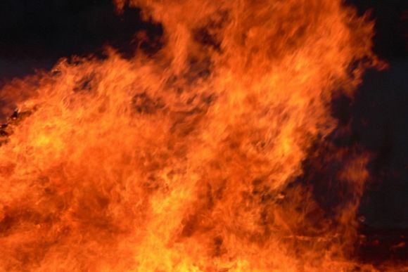 В Пензе при пожаре на даче пострадали двое молодых мужчин