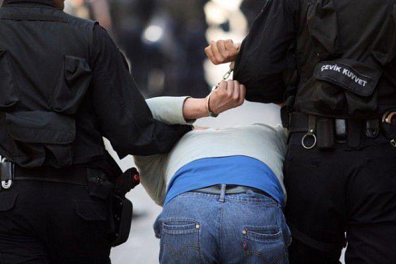 В Турции по подозрению в причастности к мятежу арестовали 6000 человек