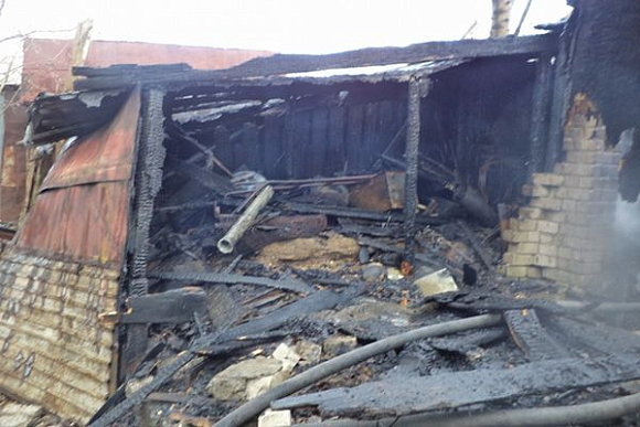 В Бессоновском районе мужчина погиб в огне, пытаясь потушить сарай