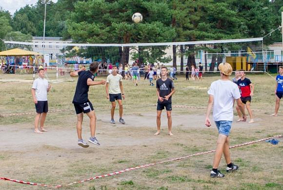 Как в Пензе родители «бьются» за детские путевки в лагерь