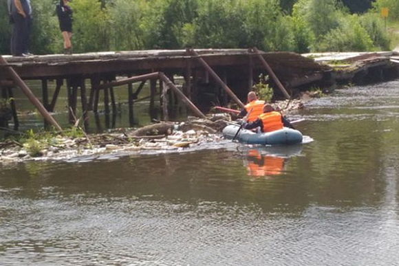 В Бессоновском районе из Суры достали тело мужчины