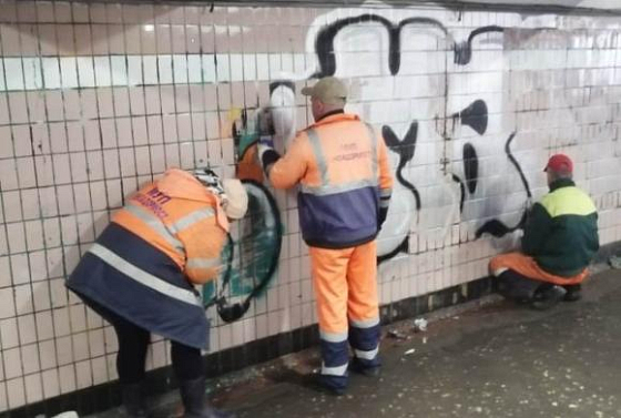 В Пензе приводят в порядок подземный переход на Проспекте Победы