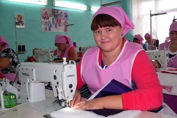 Швейный цех в селе Каменный Овраг выпускает более 100 наименований детской одежды