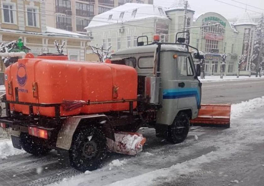 В Пензе дорожные службы ликвидируют последствия снегопада 