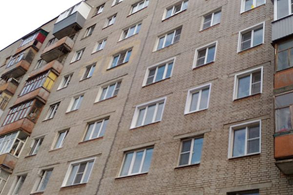В Пензе с 10 этажа дома на пр. Строителей выпала 50-летняя женщина
