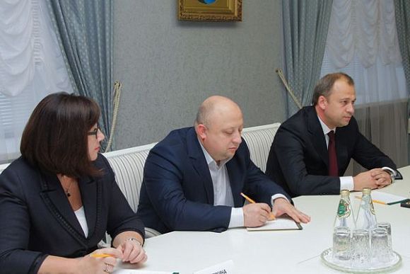 Банк «Кузнецкий» подписал соглашение о сотрудничестве с облправительством
