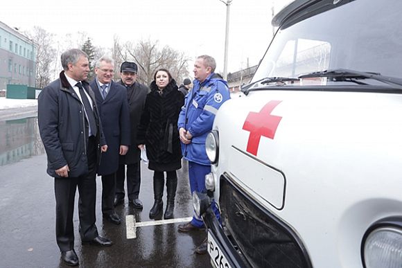 В Пензе В. Володин осмотрел автомобили «скорой помощи»