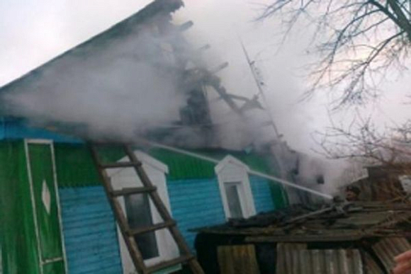 В Вадинске при пожаре погибла 73-летняя женщина, в Кузнецке — обгорел 57-летний мужчина
