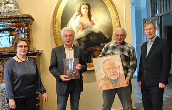 Пензенской картинной галерее подарили портрет Валерия Сазонова