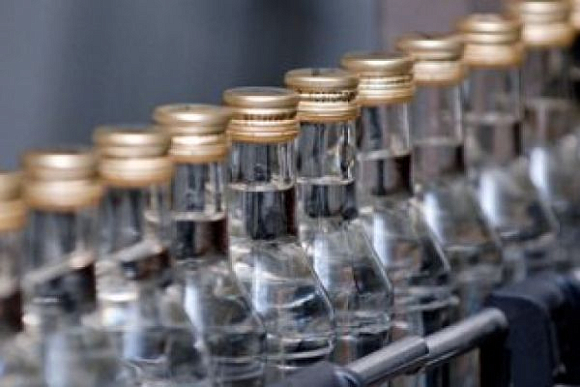 В Спасске предприниматели торговали дешевой нелицензионной водкой