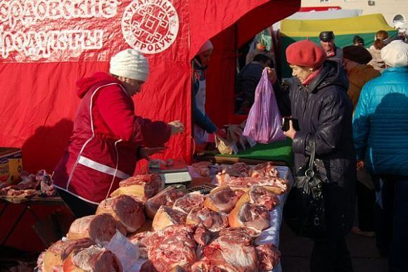 В Пензе на пл. Ленина началась торговля доступным мясом