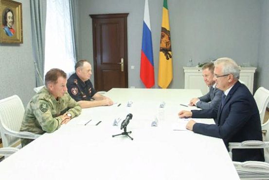Белозерцев встретился с командующим Приволжским округом войск нацгвардии РФ