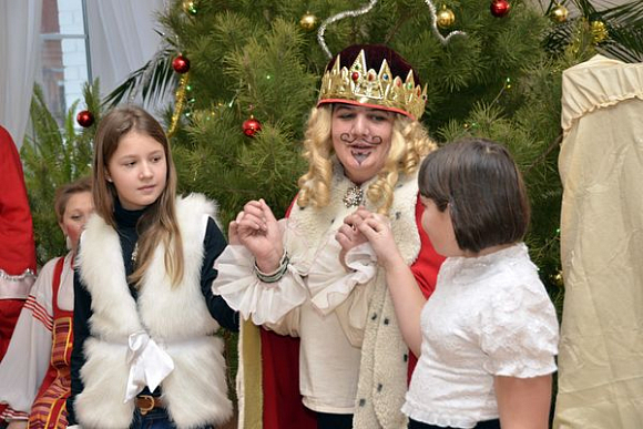 В «Тарханах» готовятся к новогоднему «Королевскому балу»