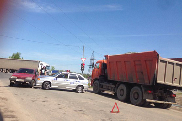 В Пензе столкнулись автомобиль ДПС и «ВАЗ-2109»