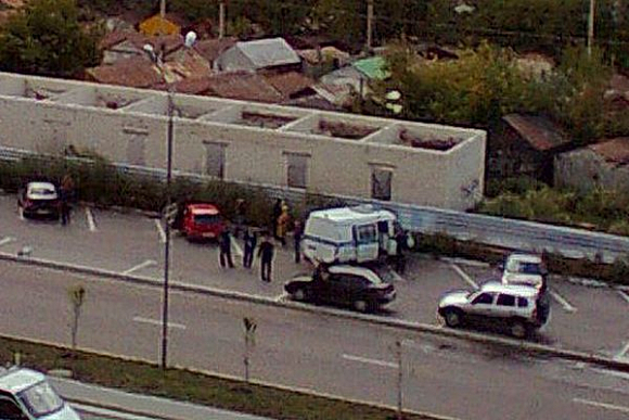 На автостоянке в Спутнике обнаружен труп мужчины