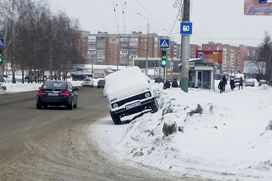 В Пензе с проезжей части дорог эвакуируют автомобили