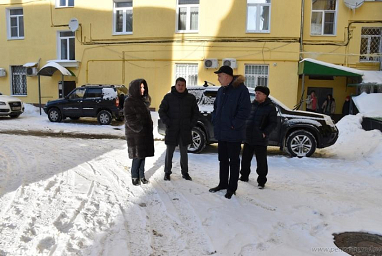 В Пензе управляйки должны устранить недостатки по уборке снега во дворах 