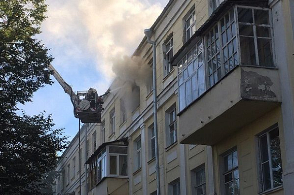 В Пензе горит квартира в жилом доме на ул. Ленина