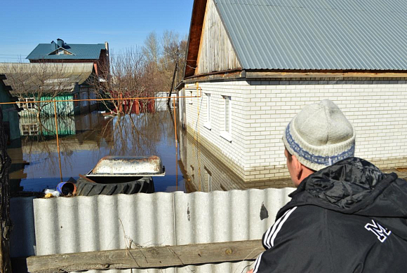 Половодье в Мичуринском: дома затопило по окна