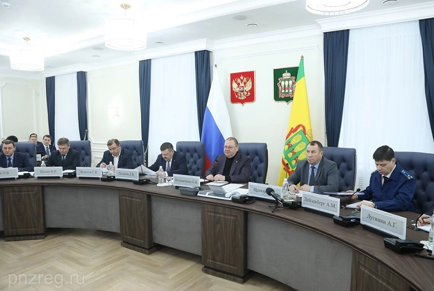 Мельниченко провел заседание антитеррористической комиссии и оперативного штаба