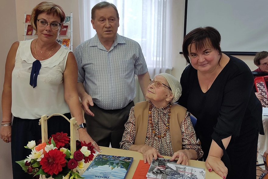 В Пензе прошла презентация книги к 90-летию Олега Савина