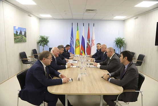Олег Мельниченко провел рабочую встречу с представителями Беларуси