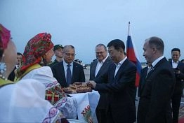 Олег Мельниченко встретил в Пензе делегацию из Китая во главе с Чжао Ганом