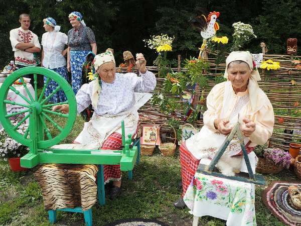 Погода в кучках пензенская область. Памятник старик Хопер Пензенская область. Истоки Хопра Пензенская область. Кучки Пенза.