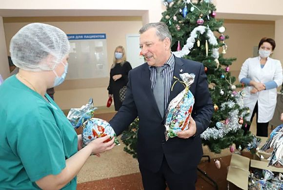 Дети пензенских медиков «красной зоны» получат новогодние подарки