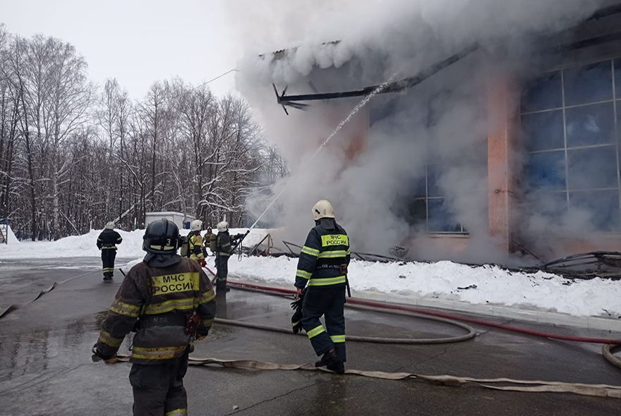 Губернатор Олег Мельниченко выехал на место пожара в санаторий «Нива» 
