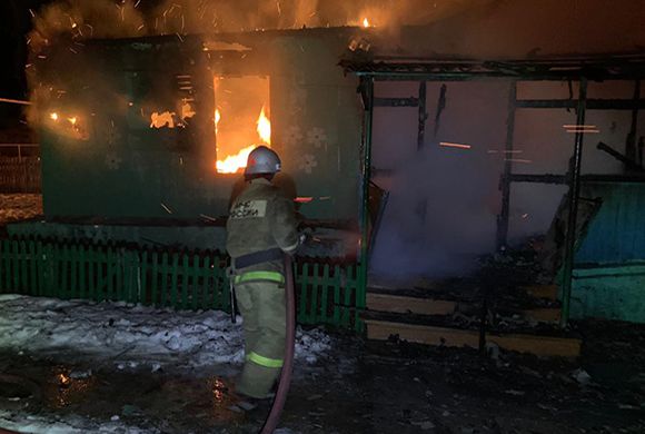 Фото ГУ МЧС России по Пензенской области В Шемышейском районе ночью сгорел жилой дом