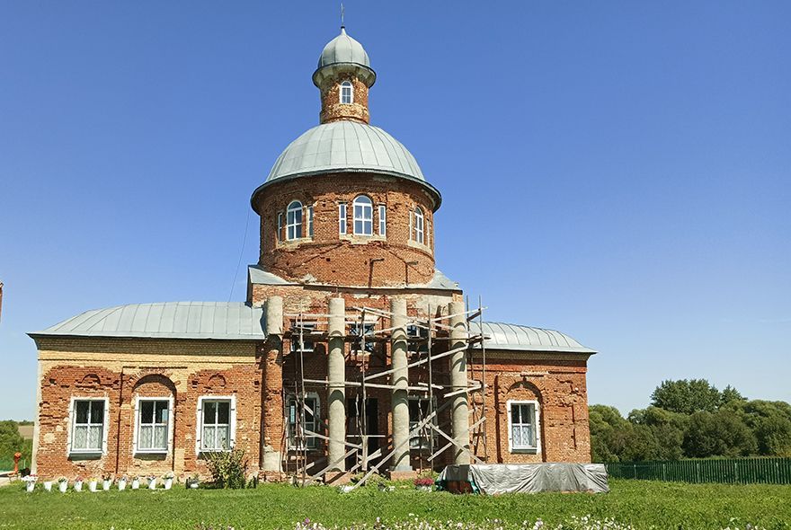 Прихожане: Над Тихвинским храмом в исчезнувшем пензенском селе перестали летать вороны