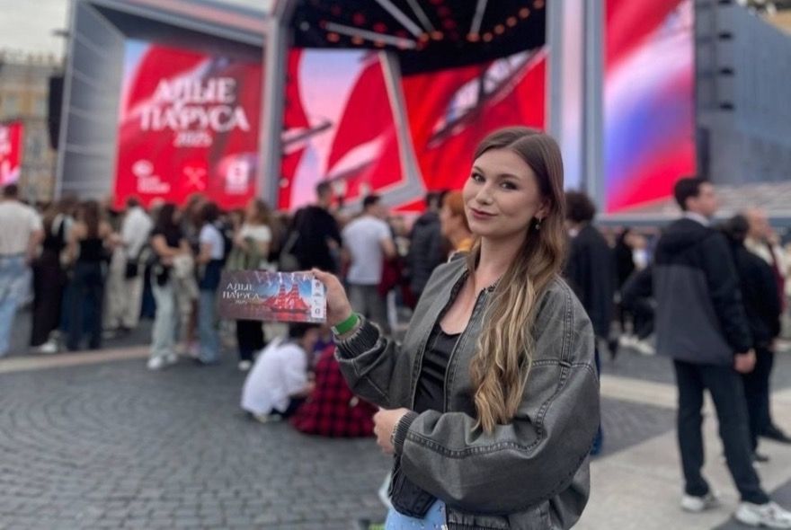 Пензячка приняла участие в празднике выпускников «Алые паруса»