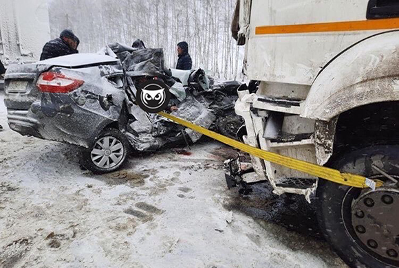 В Пензенской области 8 января в ДТП с КамАЗом погибли мужчина и женщина